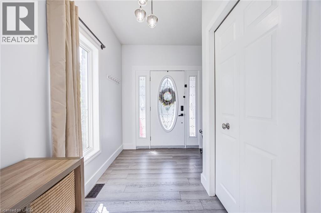 944 PARKVALE Court - Image 6
