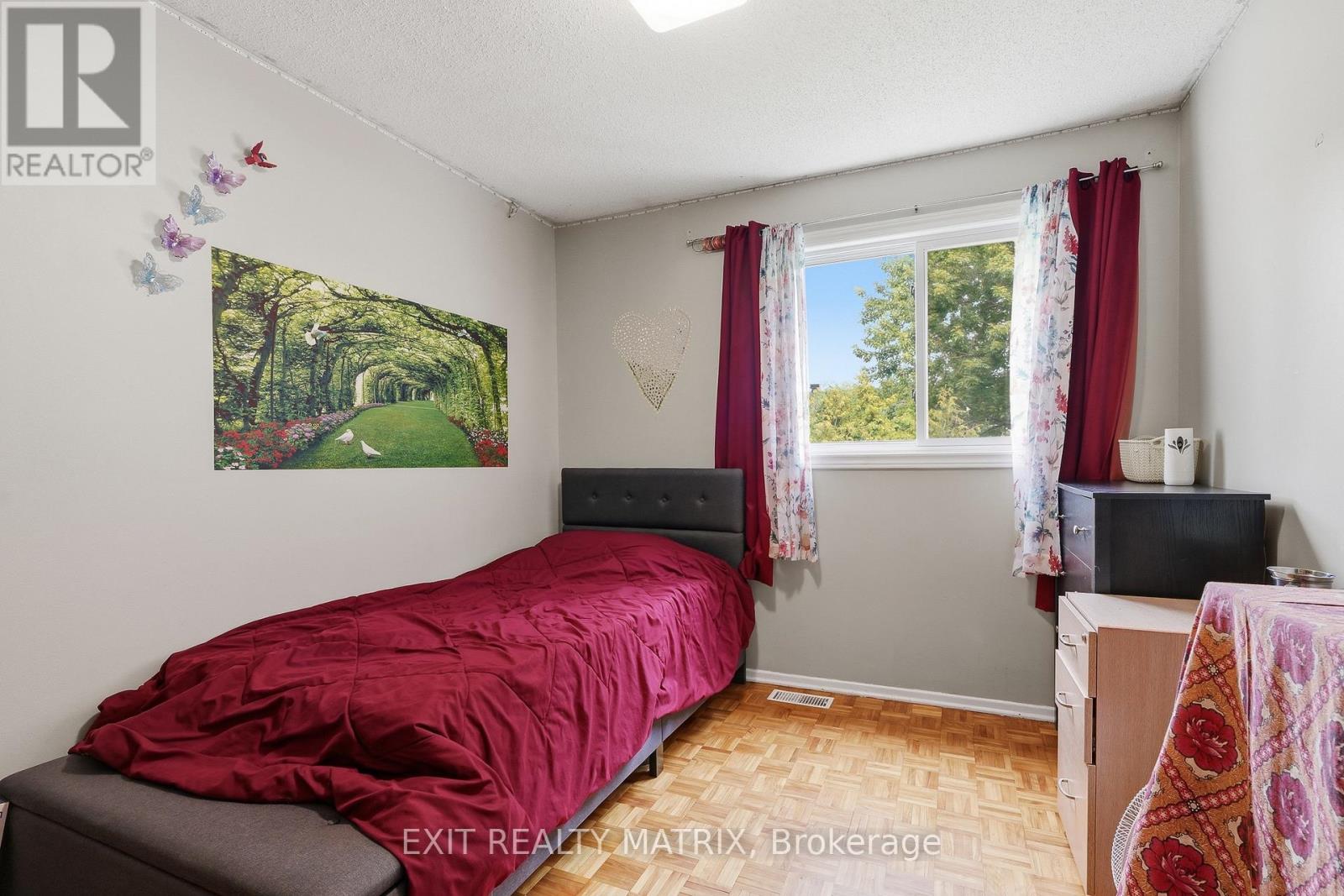 #3 1661 HERON ROAD - Image 18