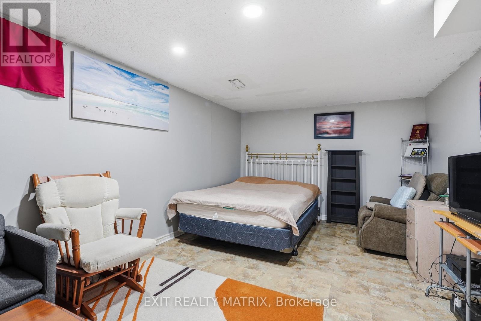 #3 1661 HERON ROAD - Image 23