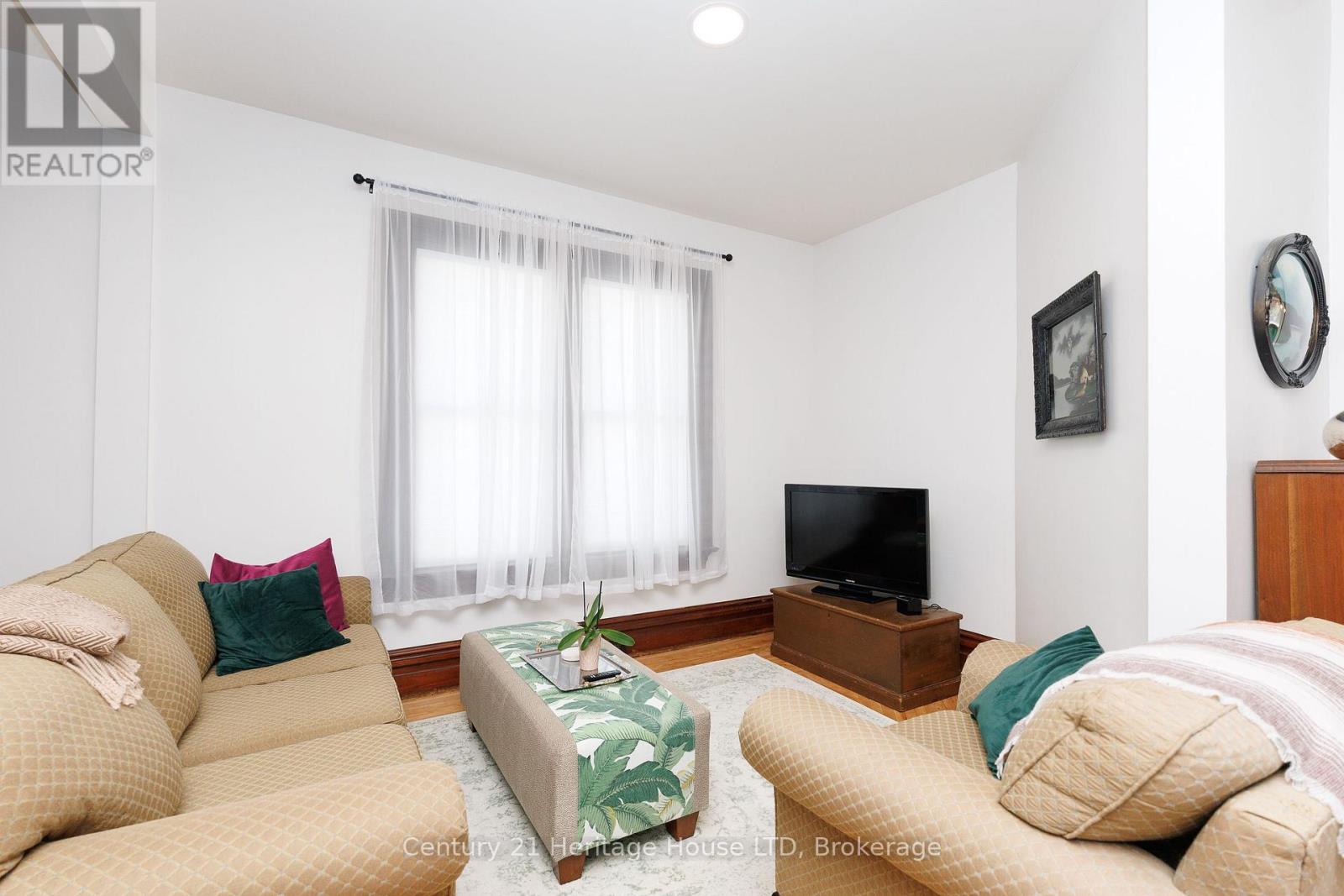34 HENRY STREET - Image 13