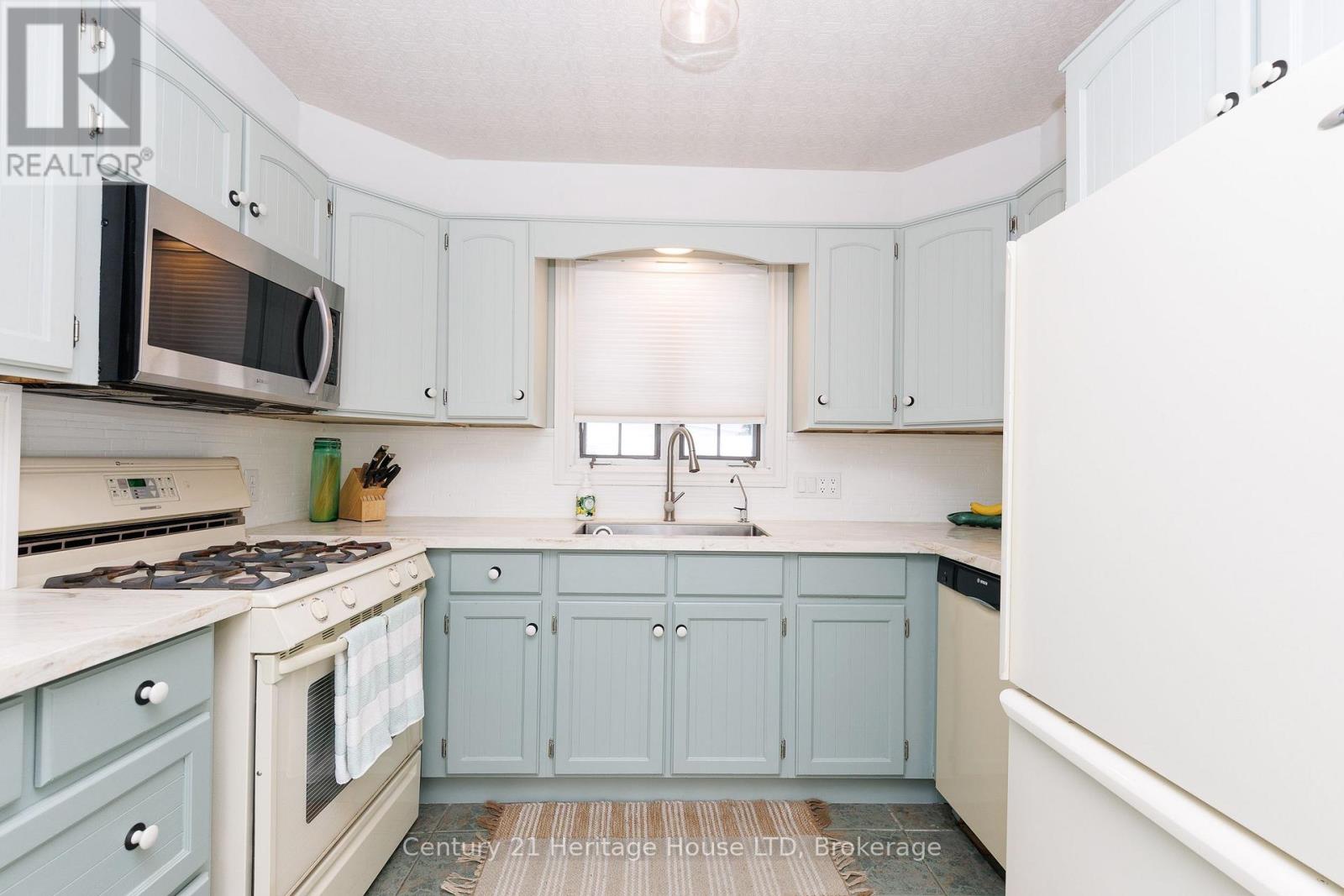34 HENRY STREET - Image 17