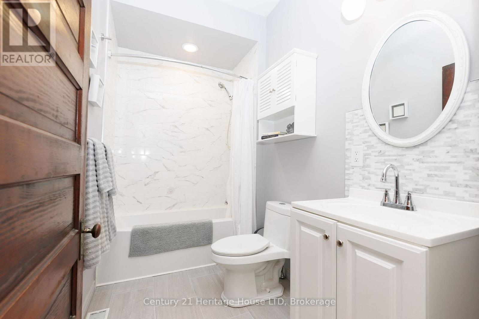34 HENRY STREET - Image 32