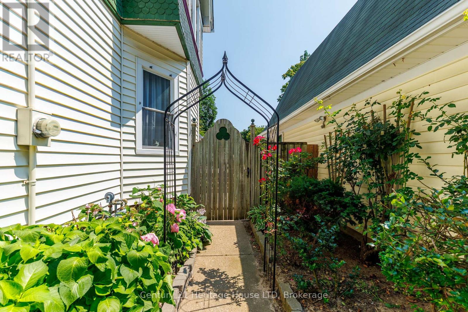 34 HENRY STREET - Image 33