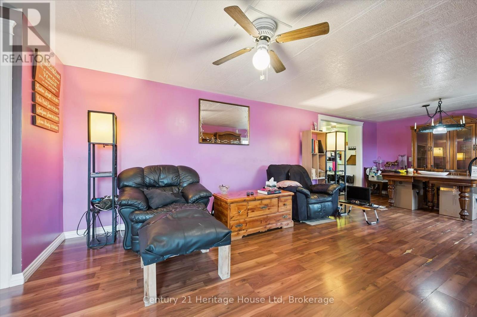 25 FOURTH AVENUE - Image 11