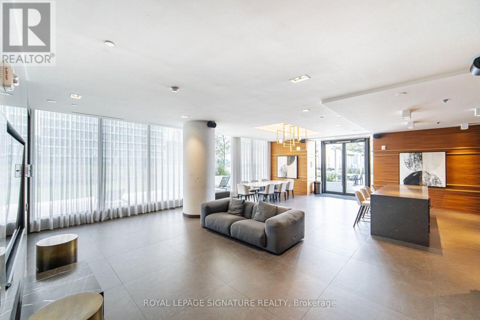 #5301 898 PORTAGE PARKWAY - Image 24
