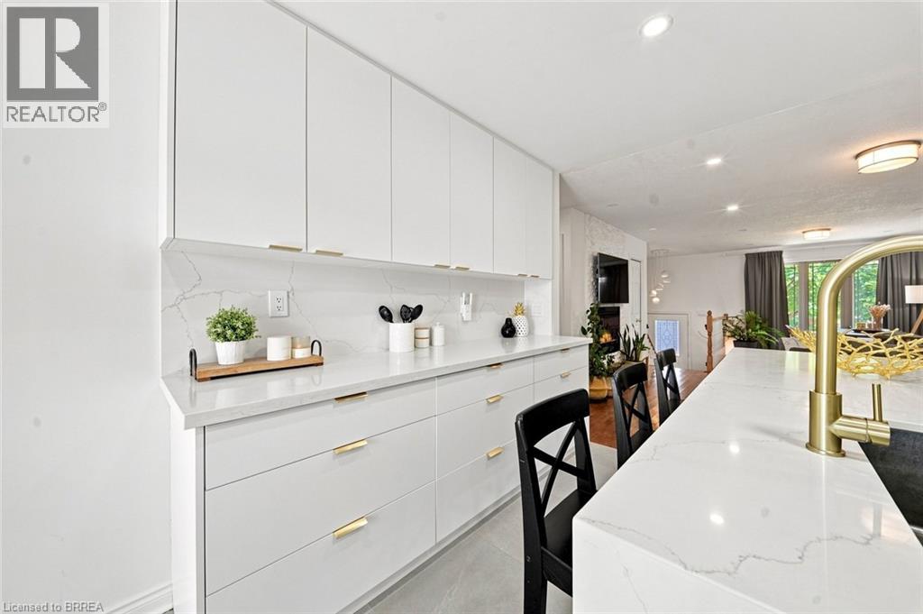 22 OSBORN Avenue - 25