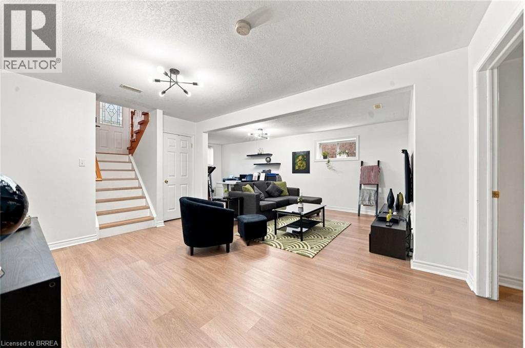 22 OSBORN Avenue - 32
