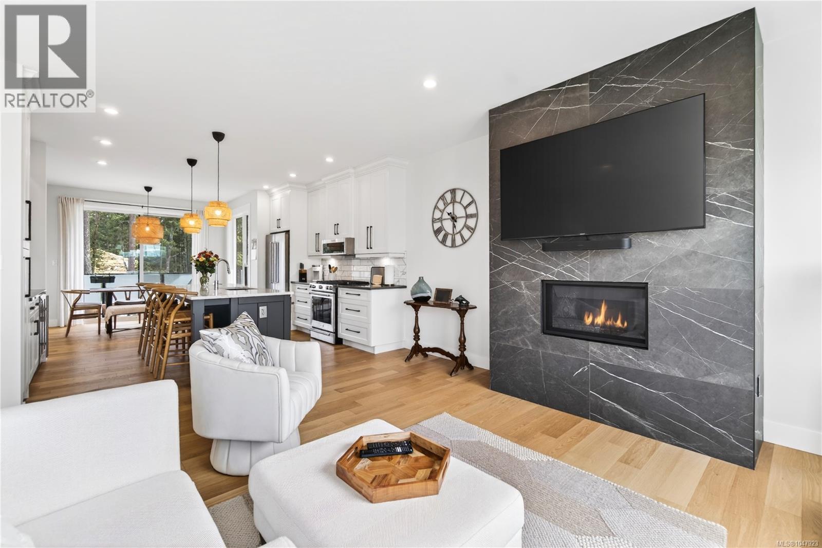 #103 1217 Manzanita Pl - 1
