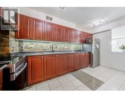 207 - 1 Four Winds Drive, Toronto, ON M3J2T1 Photo 15