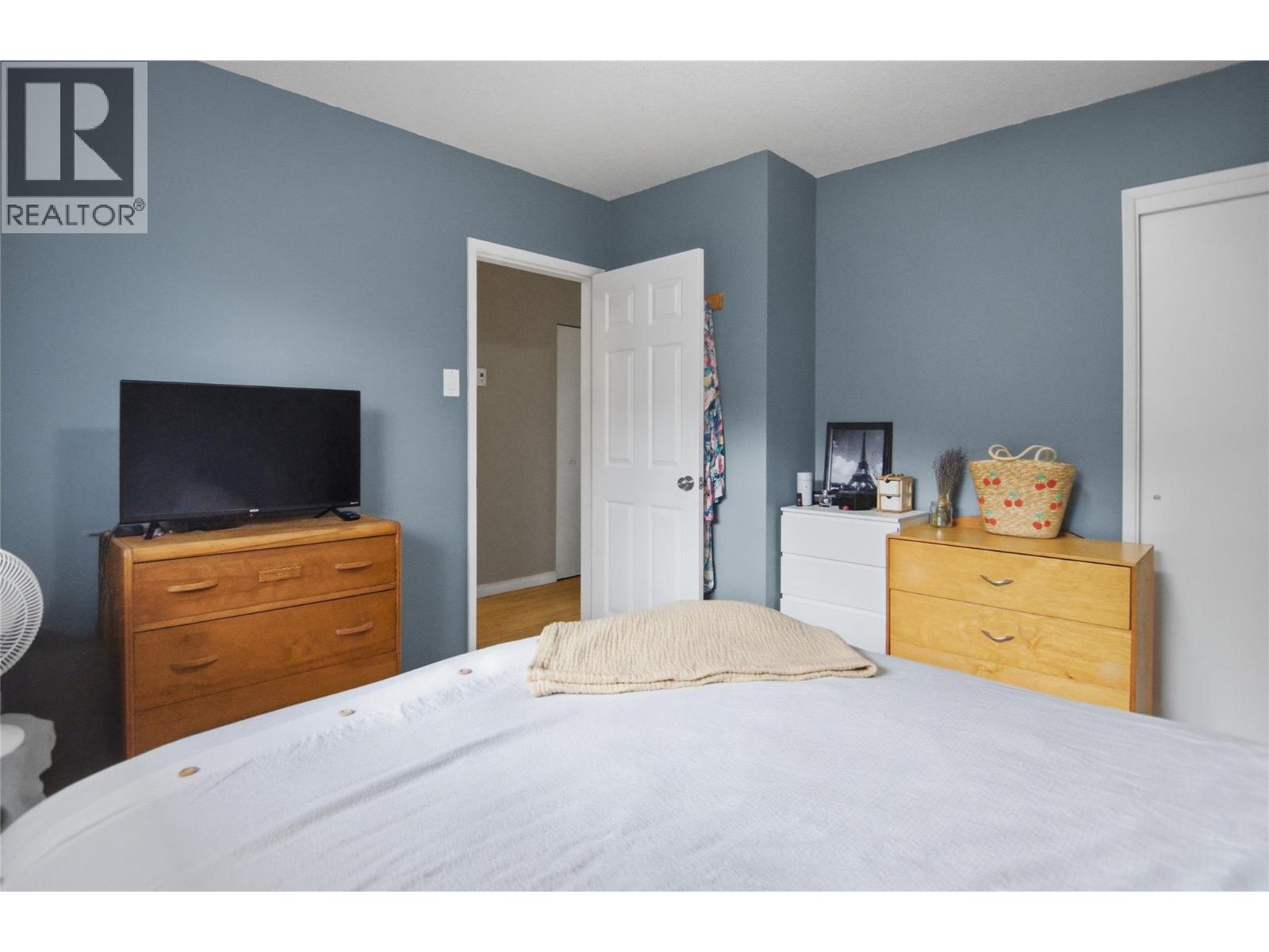 #1 2505 SUNSET Drive - Image 16