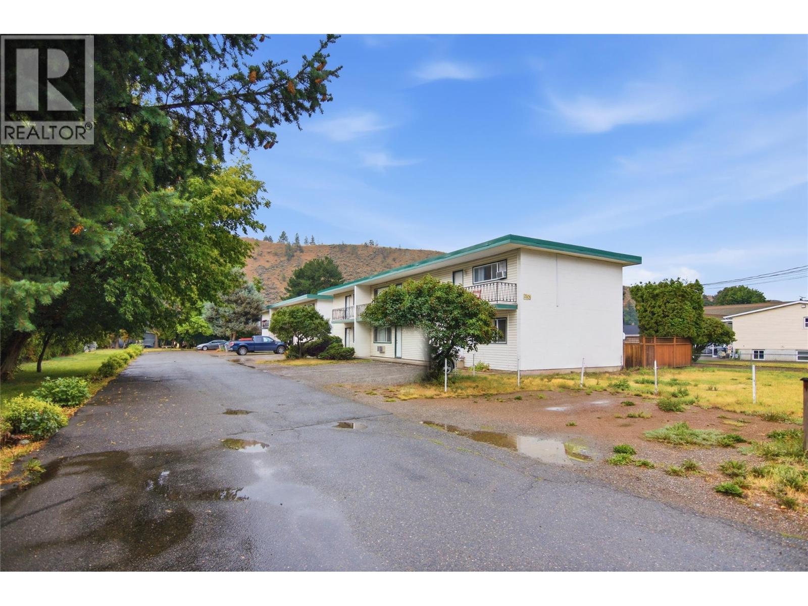 #1 2505 SUNSET Drive - Image 3