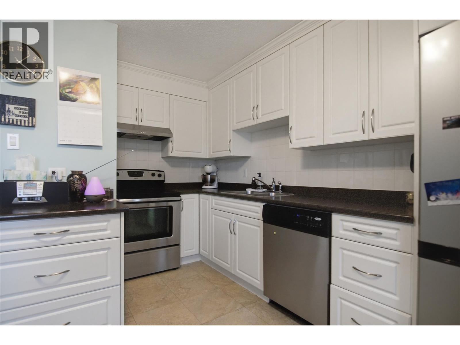 #1 2505 SUNSET Drive - 11