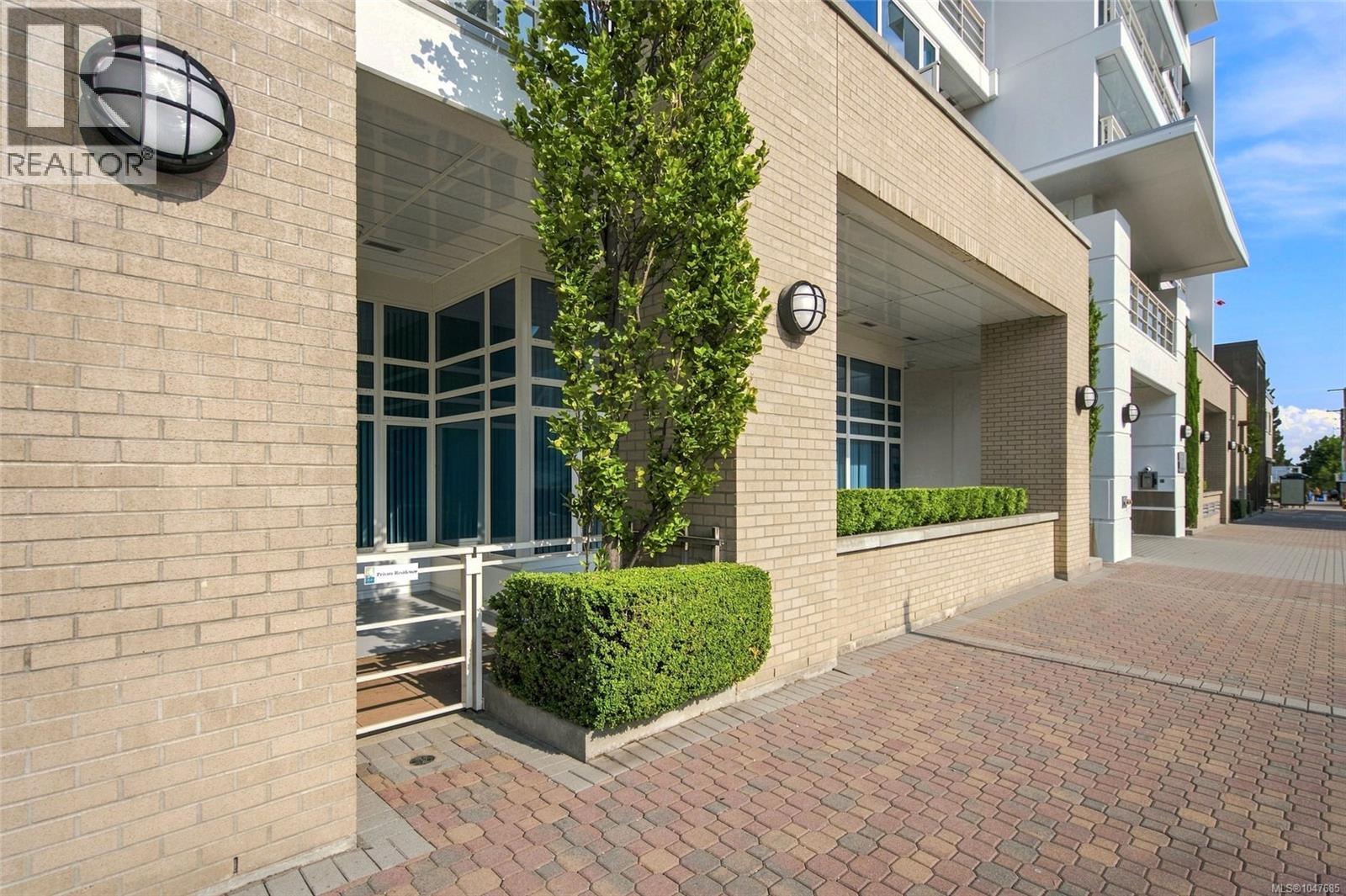 #107 38 Front St - 1