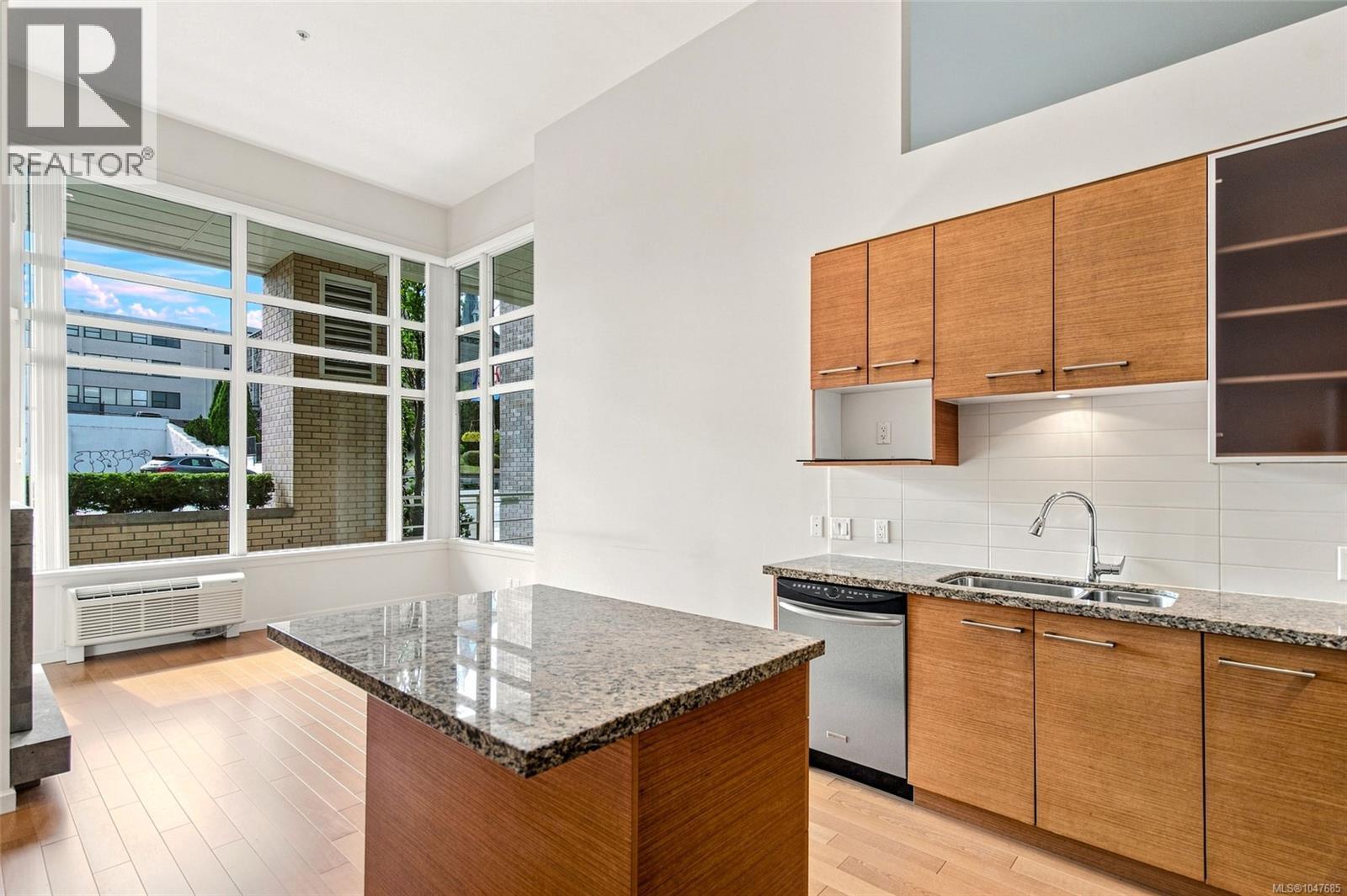 #107 38 Front St - 4