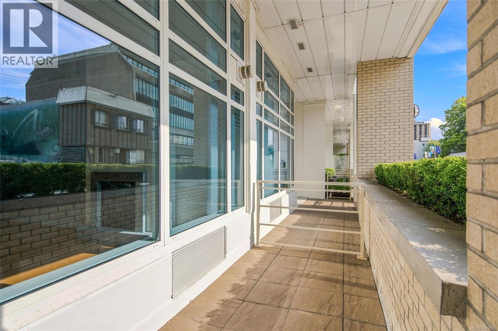 #107 38 Front St - Image 34