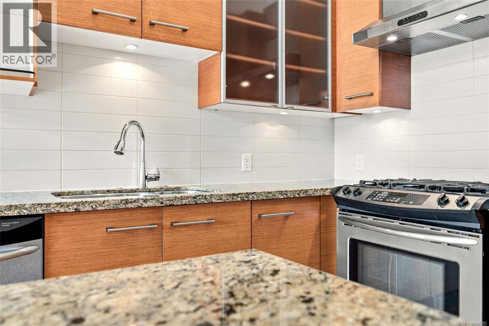 #107 38 Front St - 9