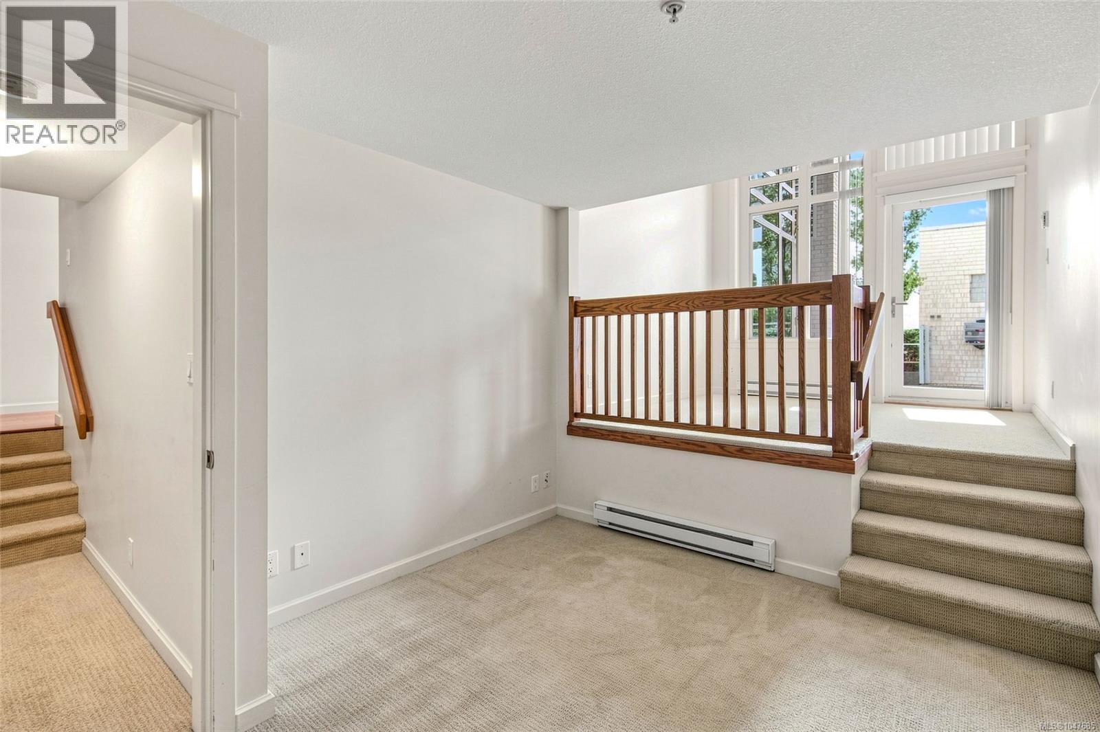 #107 38 Front St - 18