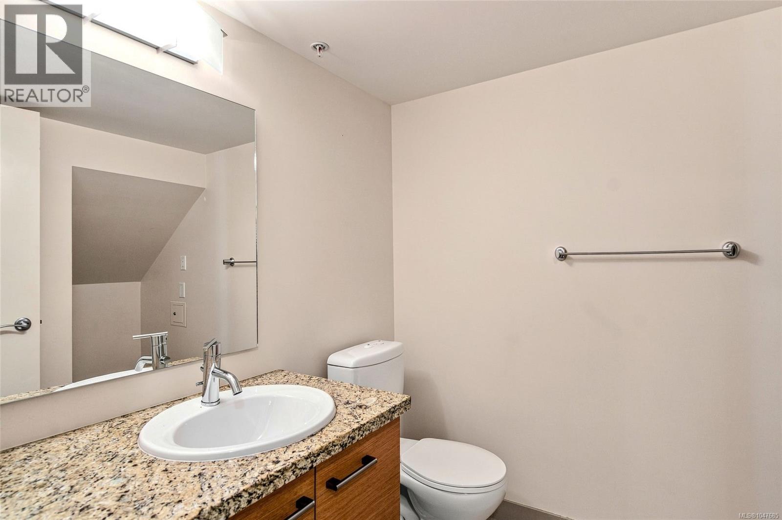 #107 38 Front St - Image 32