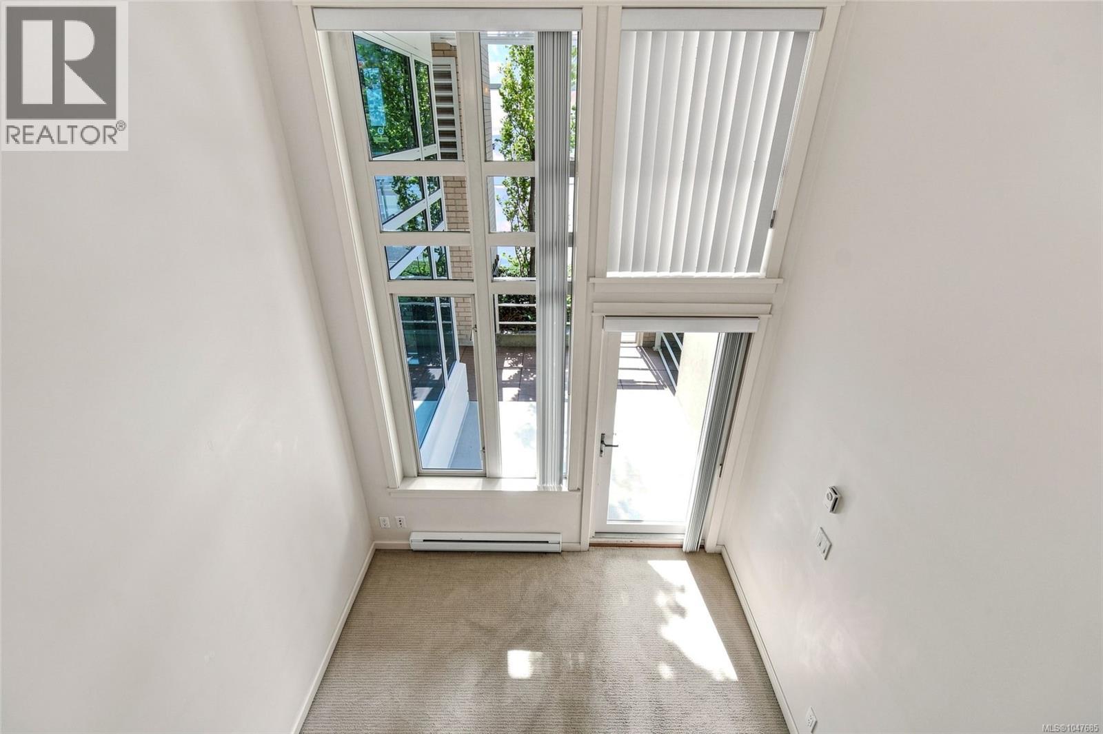 #107 38 Front St - 17