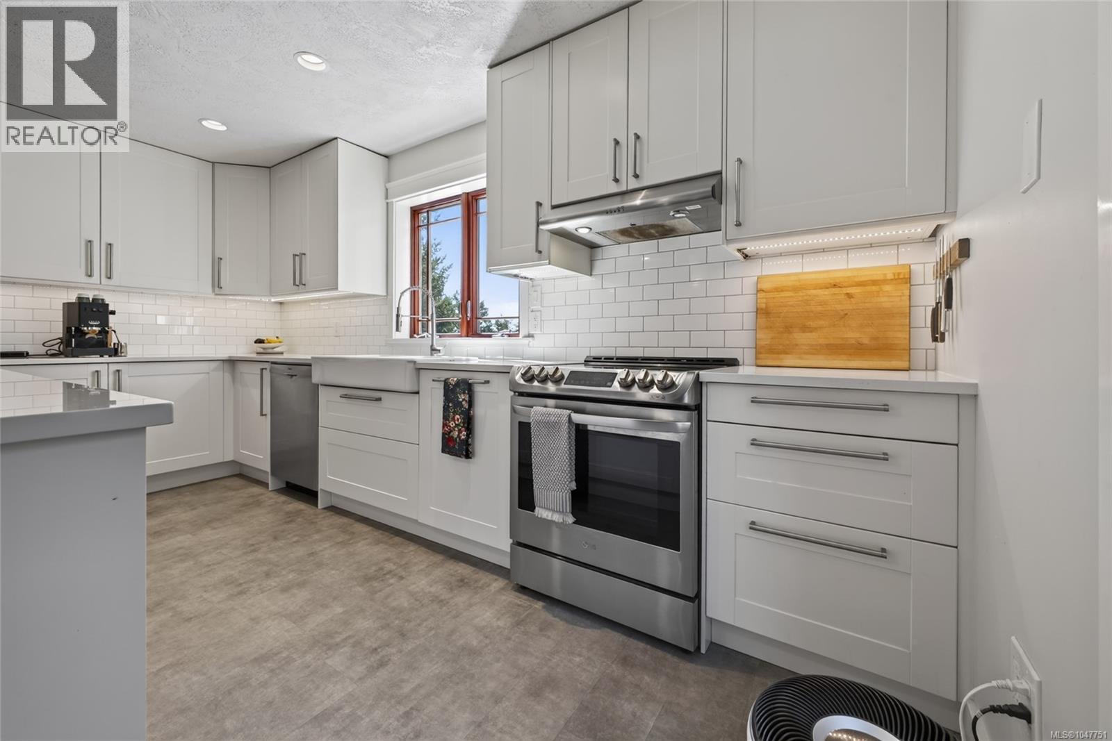 3144 Munn Rd - Image 19
