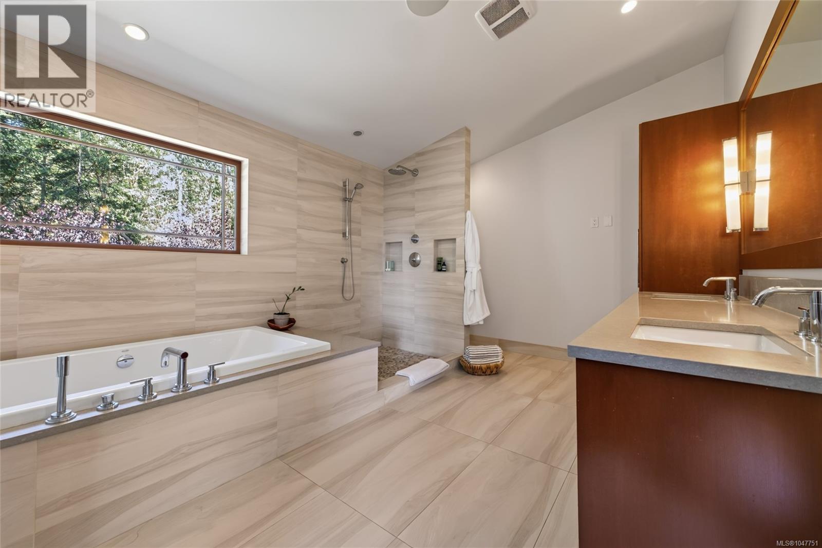 3144 Munn Rd - Image 45