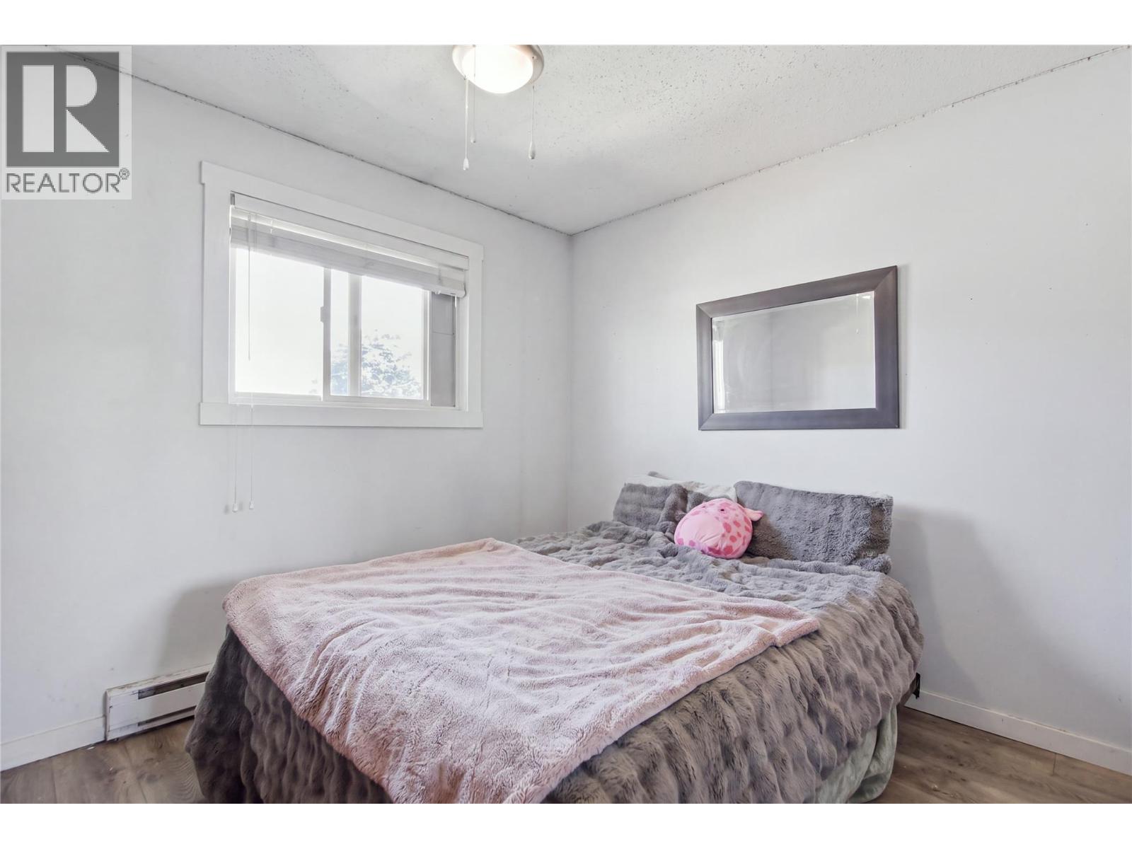 #56 1697 GREENFIELD Avenue - 10
