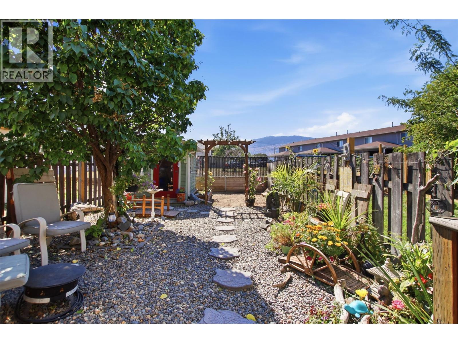 #56 1697 GREENFIELD Avenue - 15