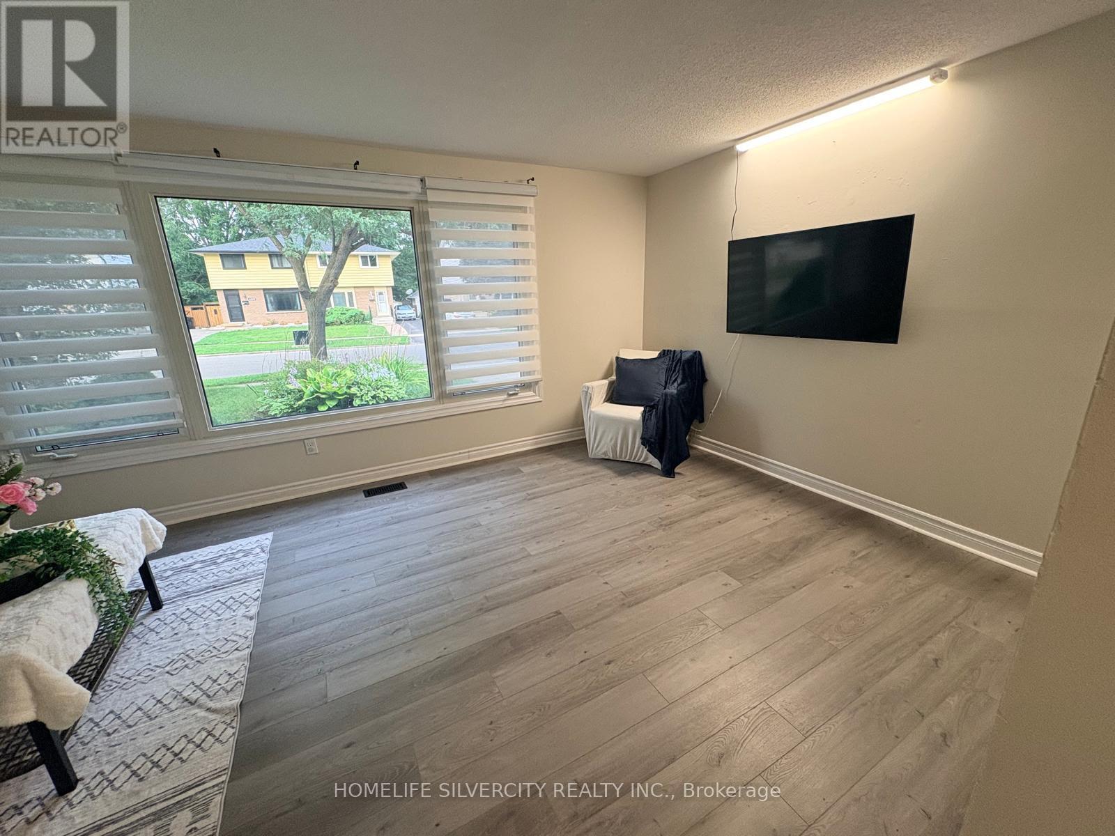 433 LEE AVENUE — photo 2