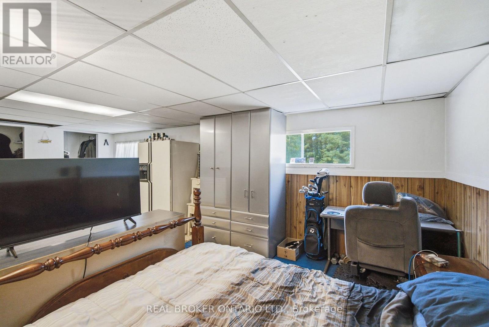785 REID ROAD - Image 32