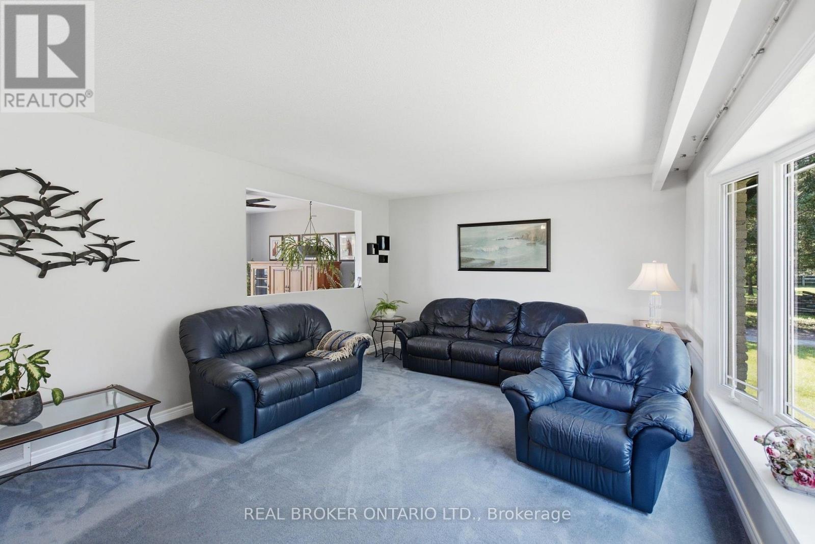 785 REID ROAD - Image 16