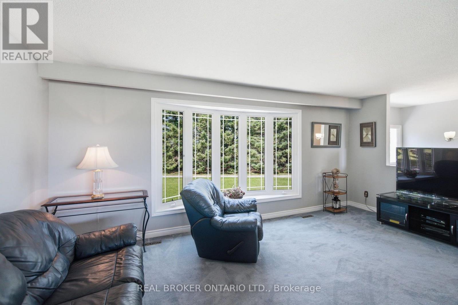 785 REID ROAD - Image 17