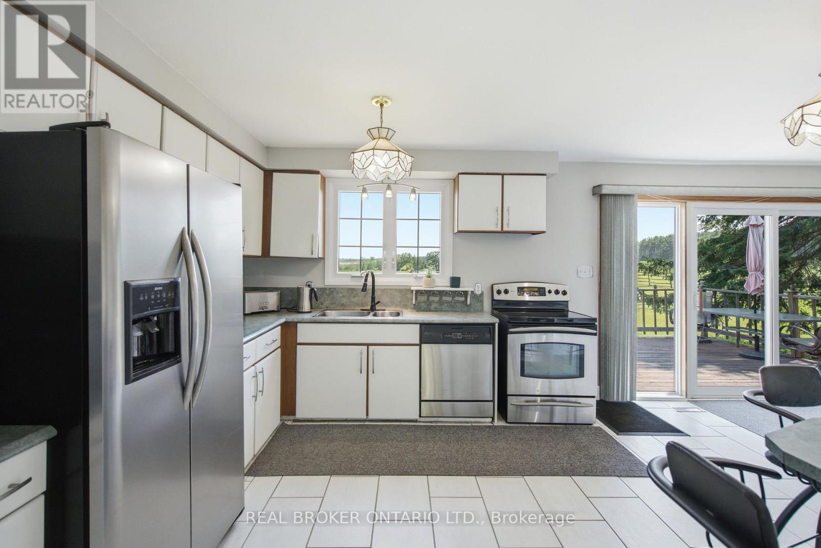 785 REID ROAD - Image 8
