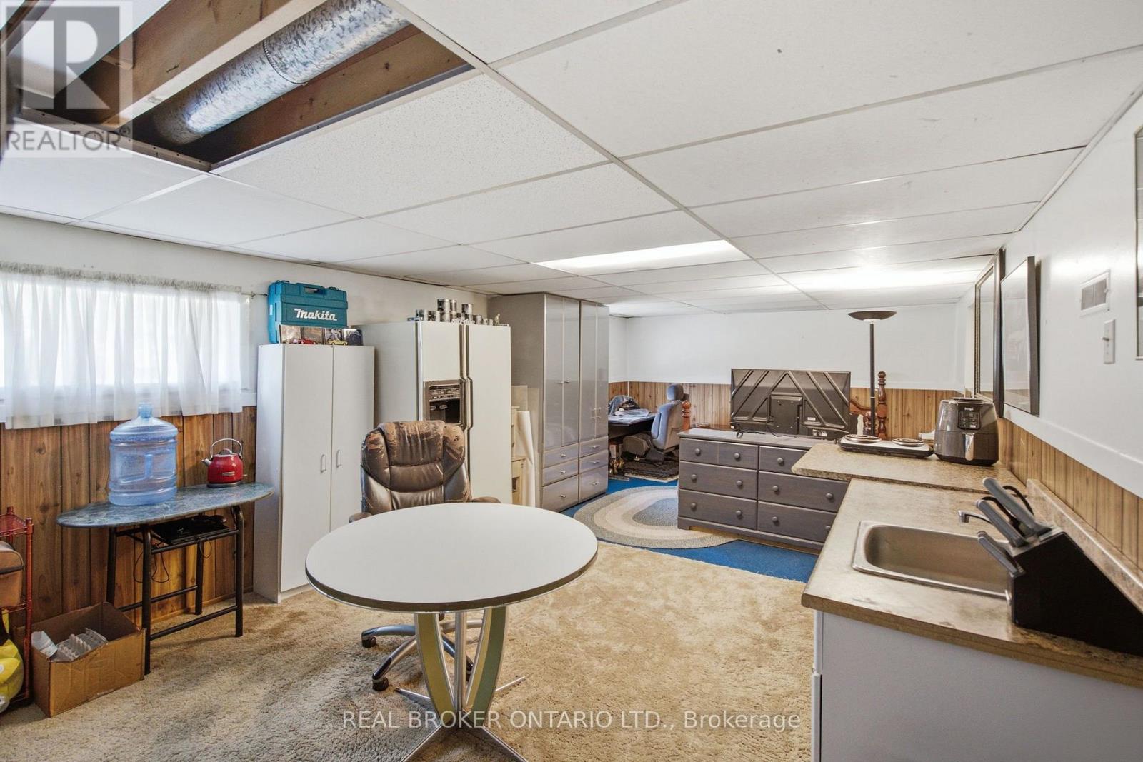 785 REID ROAD - Image 29