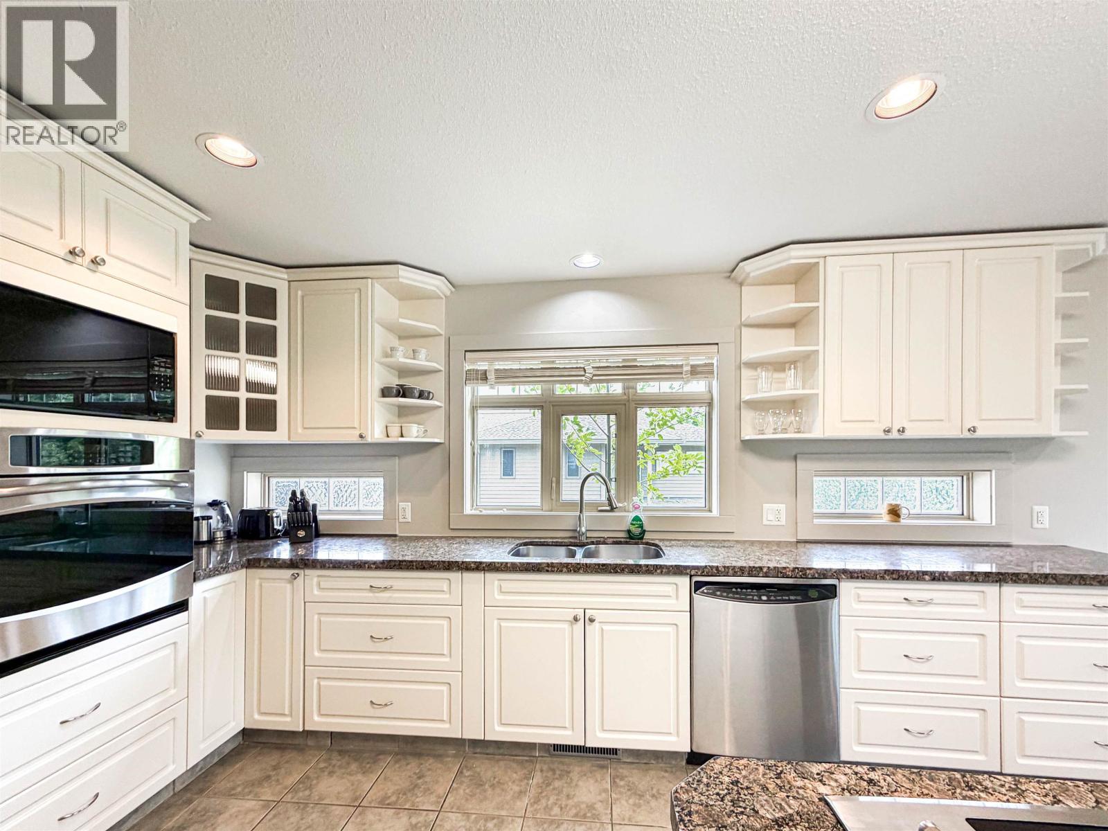 62 WAKITA AVENUE - 4