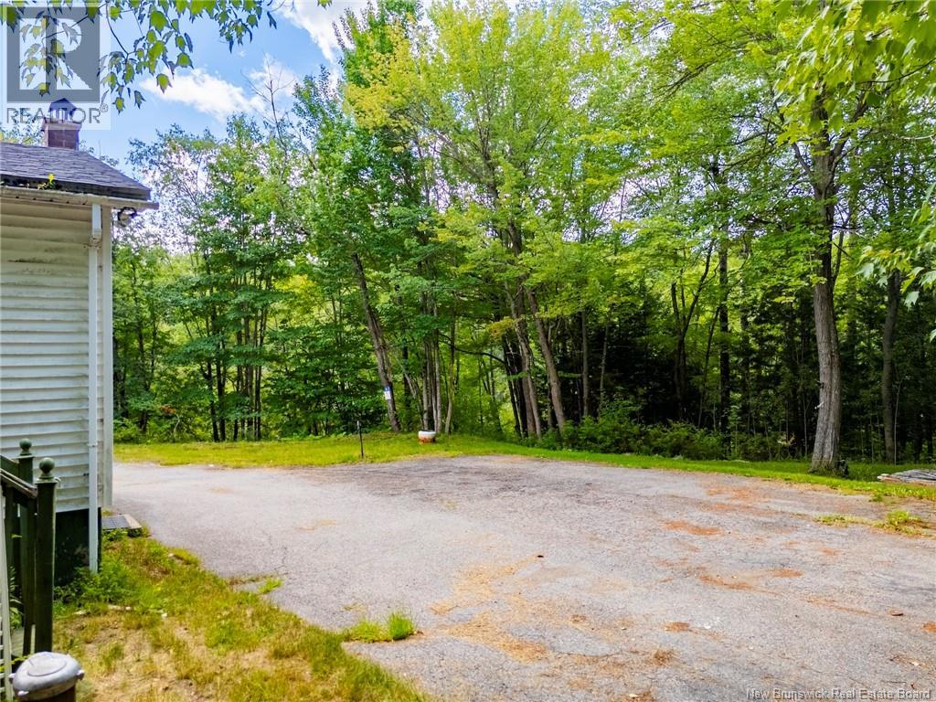 82 Chestnut Drive - Image 36