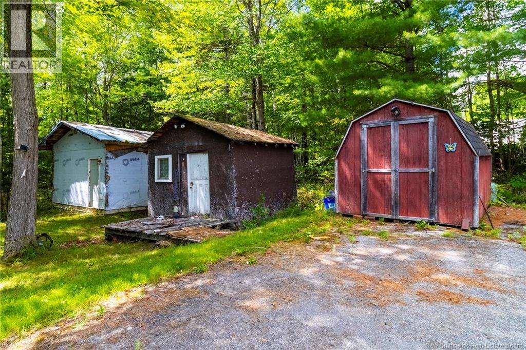 82 Chestnut Drive - Image 37