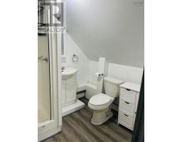 1 Butler Street, Yarmouth, NS B5A3Y7 Photo 9