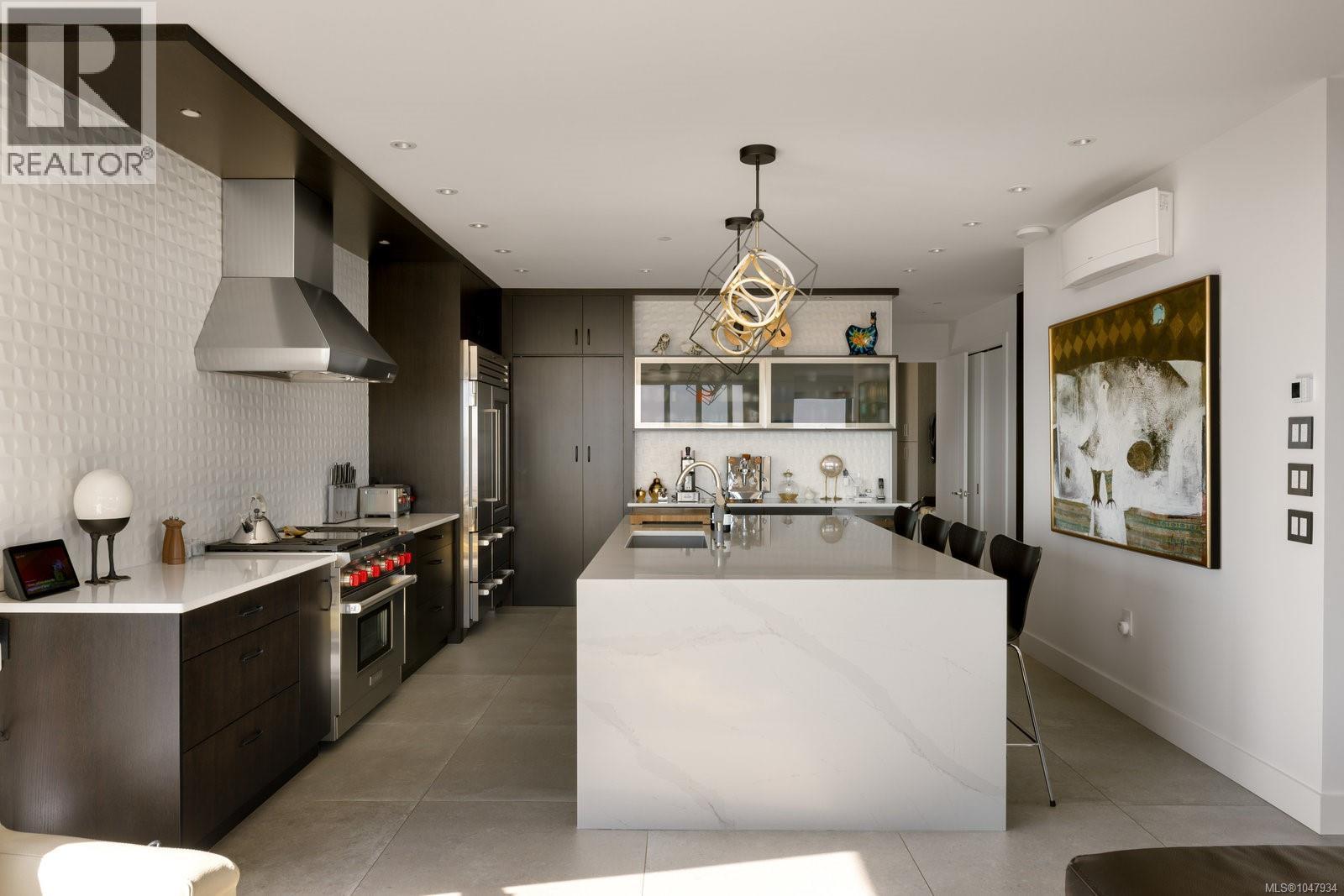  231 Hidden Point, Oak Bay