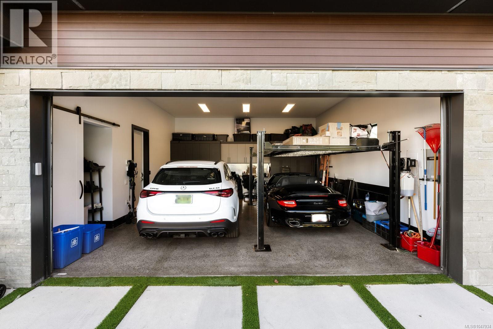  231 Hidden Point, Oak Bay