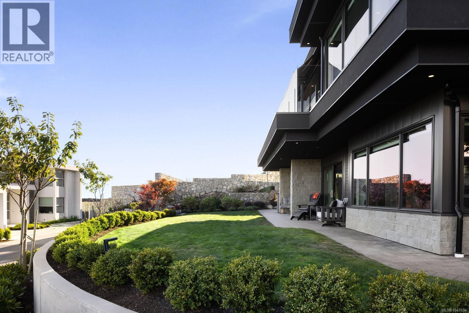  231 Hidden Point, Oak Bay