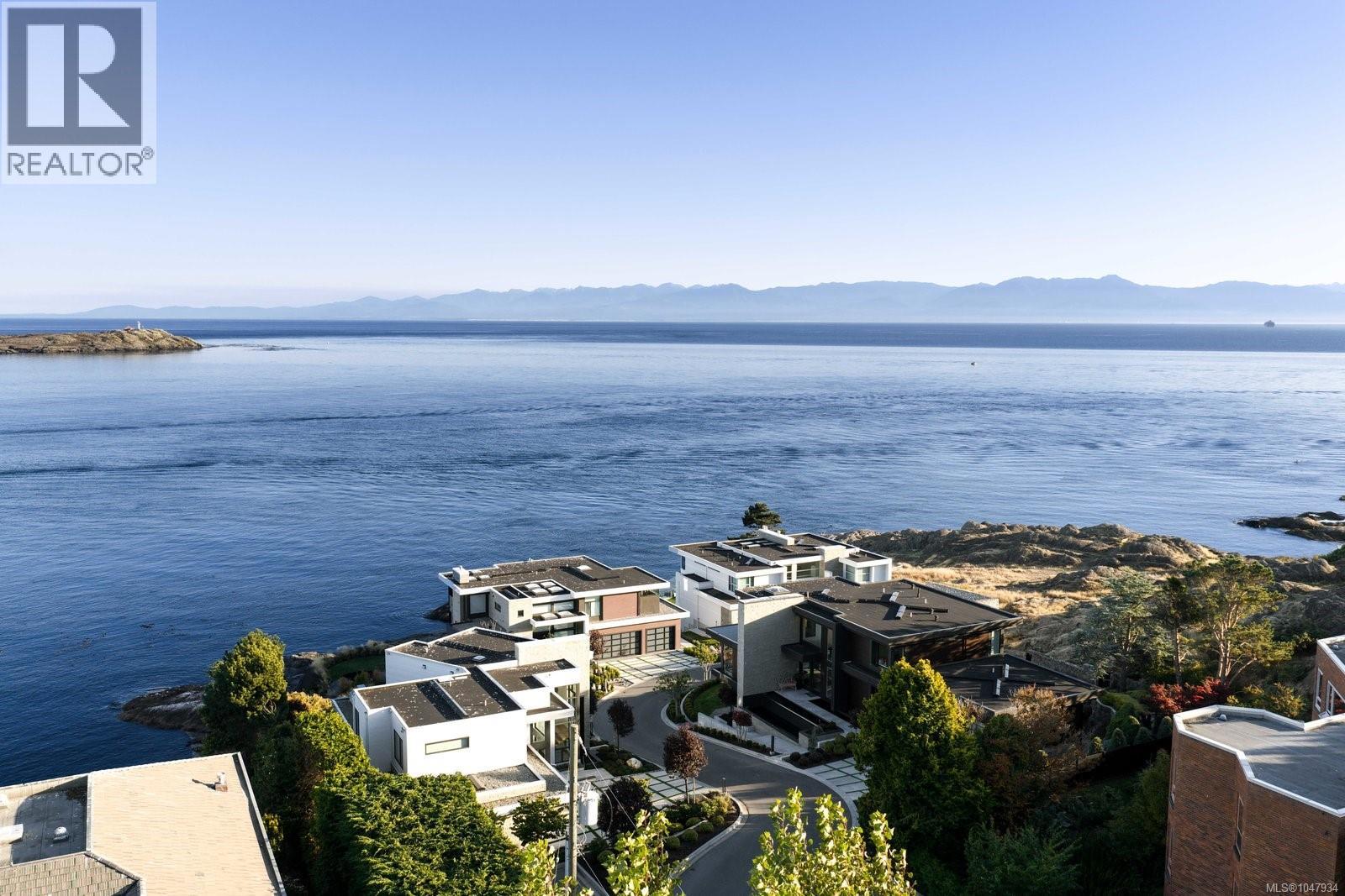  231 Hidden Point, Oak Bay
