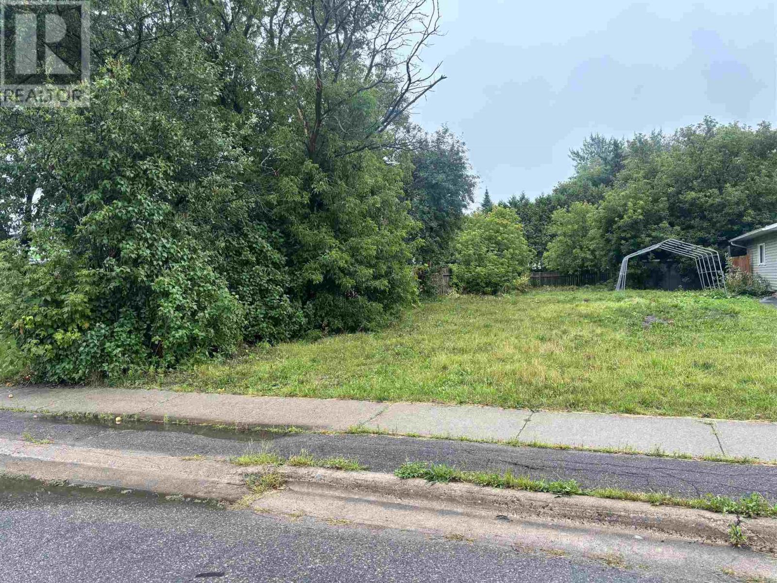 Property for sale at 17 Wallace TER