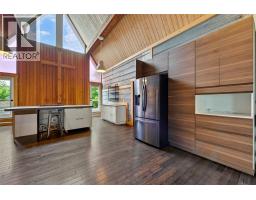 Living room - 2193 Park Avenue, Lumby, BC V0E2G0 Photo 14