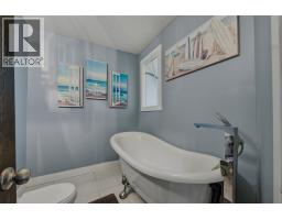 Kitchen - 2193 Park Avenue, Lumby, BC V0E2G0 Photo 15