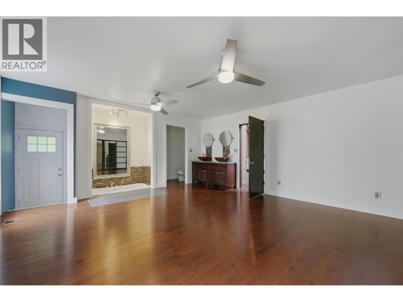 2193 Park Avenue - Image 23