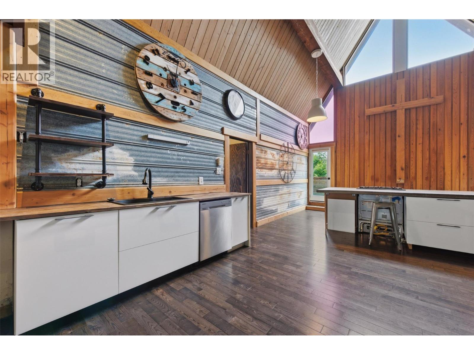 2193 Park Avenue - Image 10