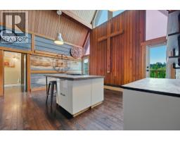 4pc Ensuite bath - 2193 Park Avenue, Lumby, BC V0E2G0 Photo 11