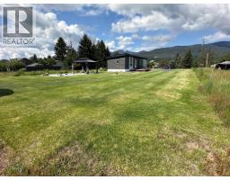 928 Waterloo Crescent, Castlegar, BC V1N4M3 Photo 8