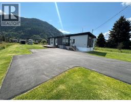 928 Waterloo Crescent, Castlegar, BC V1N4M3 Photo 10
