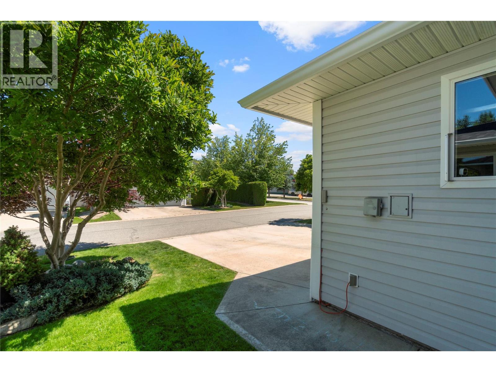 #2 2951 11th Avenue NE - Image 9